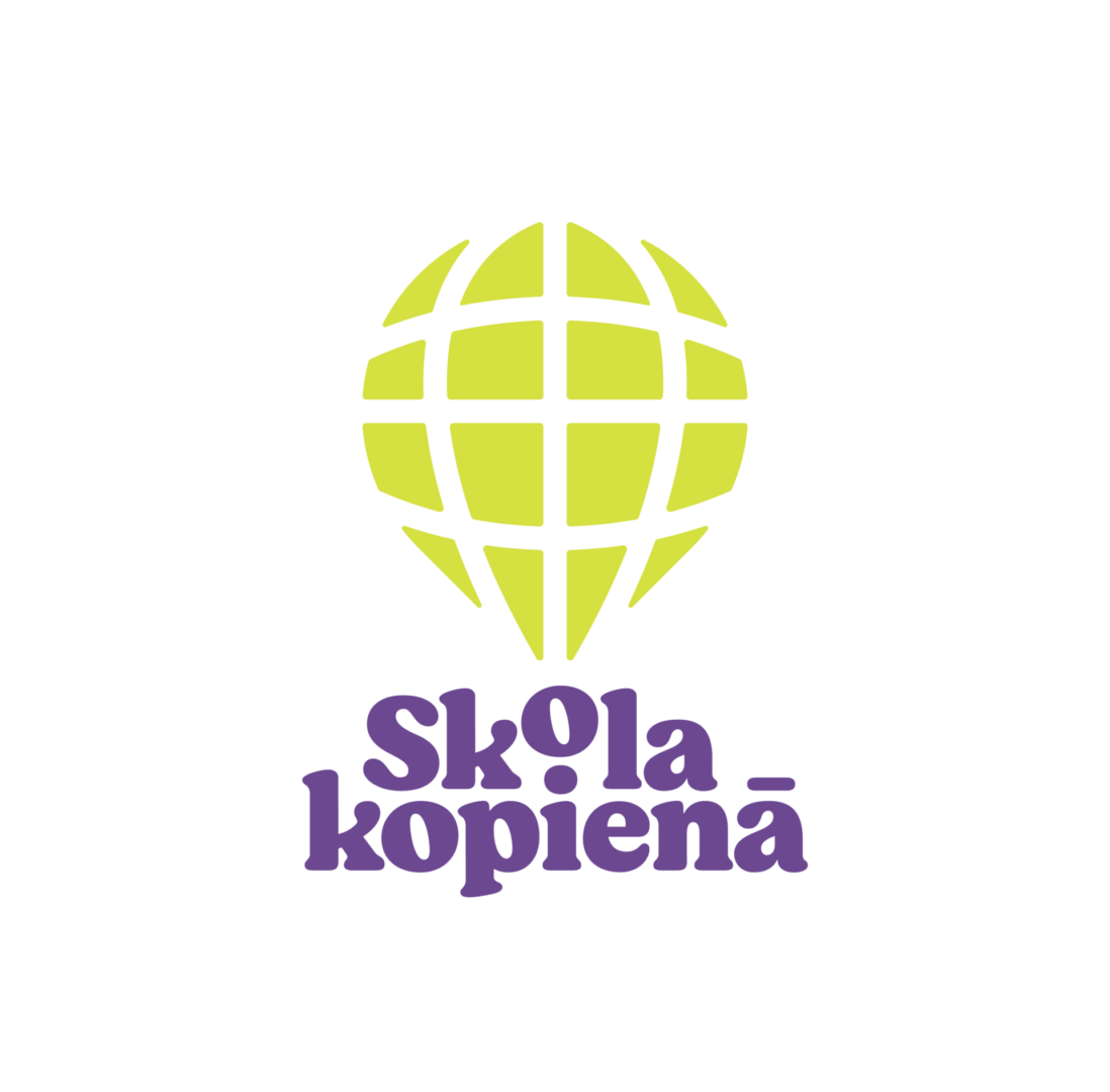 Logotips ar laima zaļu, stilizētu zemeslodi, kas apakšdaļā veidota kā atrašanās vietas zīme, un purpurkrāsas uzrakstu 